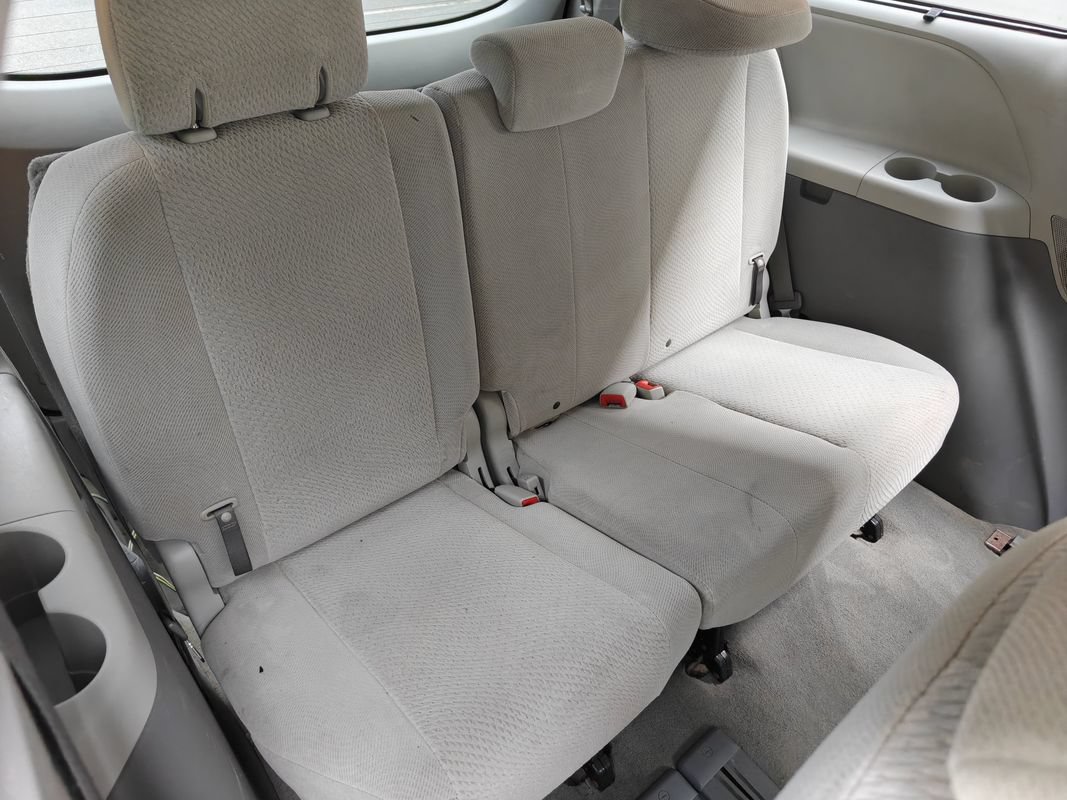 Used 2011 Toyota Sienna LE FWD image 27