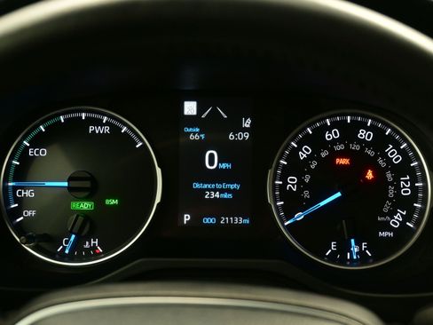 Used 2022 Toyota RAV4 XLE w/ Convenience Package image 26