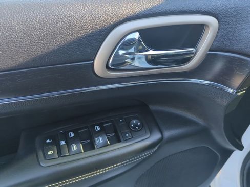 Used 2014 Jeep Grand Cherokee Limited image 38