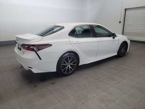 Used 2022 Toyota Camry SE image 10