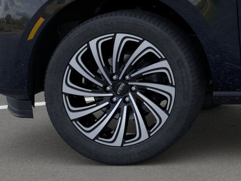 New 2026 Lincoln Navigator L Black Label AWD/4WD image 18