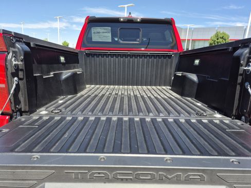 Certified 2025 Toyota Tacoma SR5 AWD/4WD image 20