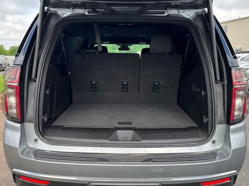 Used 2024 Chevrolet Suburban LT w/ Luxury Package image 42