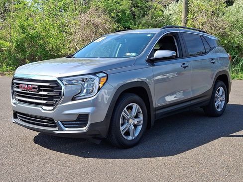 Certified 2023 GMC Terrain SLE w/ Driver Convenience Package AWD/4WD image 3