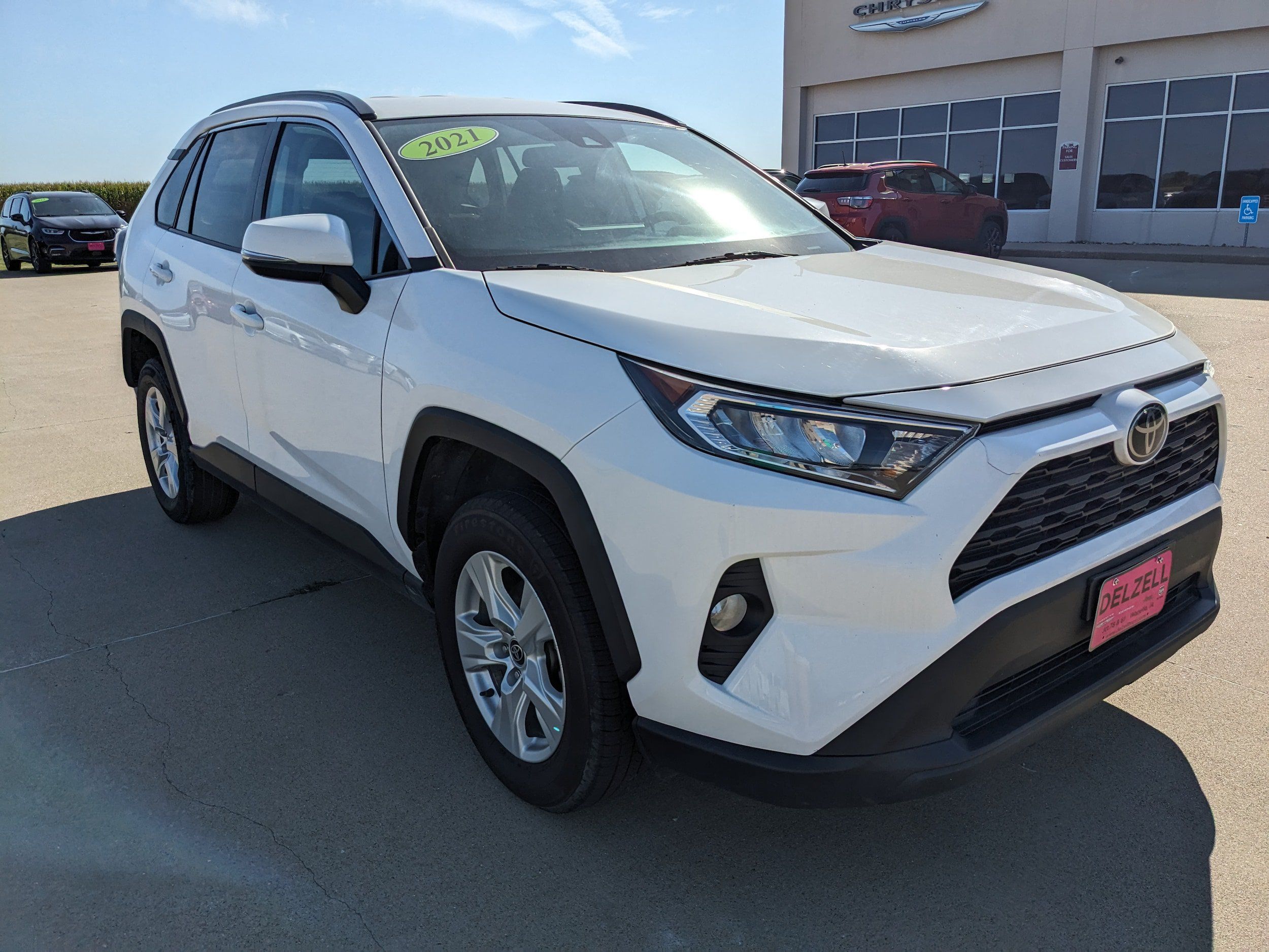 Used 2021 Toyota RAV4 XLE AWD/4WD image 2