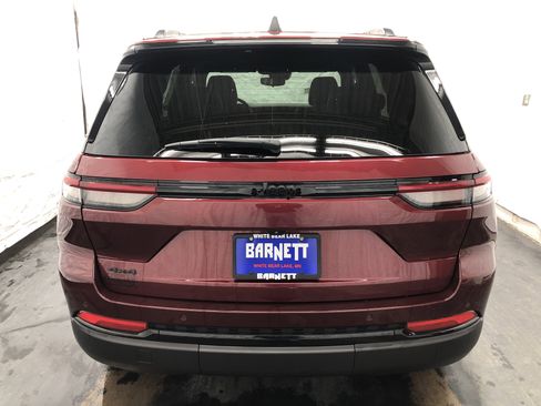 Certified 2023 Jeep Grand Cherokee Altitude image 9