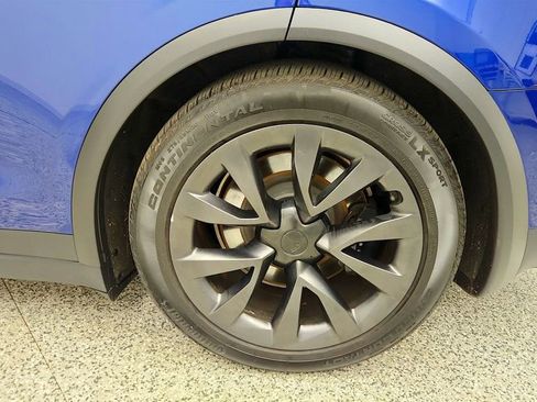 Used 2023 Tesla Model X image 9