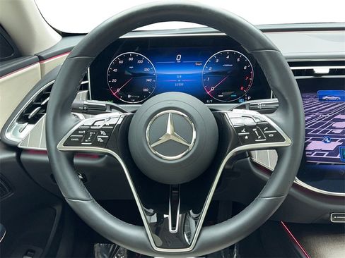 Used 2025 Mercedes-Benz E 350 Sedan w/ Winter Package image 18