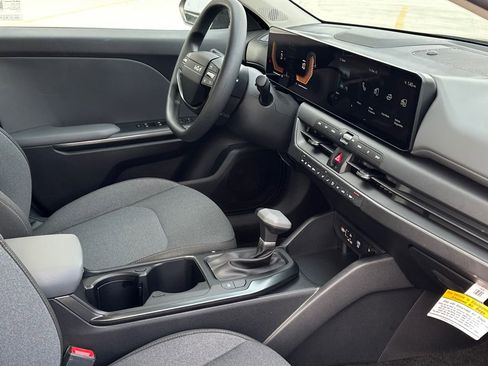New 2025 Kia K4 LXS image 10