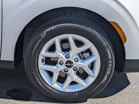 Used 2025 Kia Soul LX w/ LX Technology Package image 21