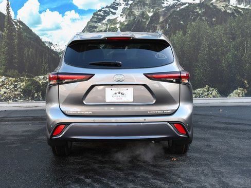 New 2026 Toyota Highlander Limited image 5