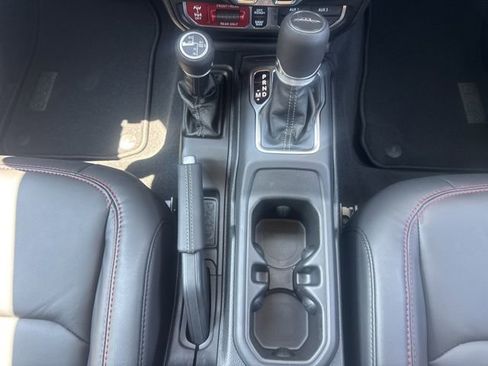 New 2025 Jeep Gladiator Rubicon image 21