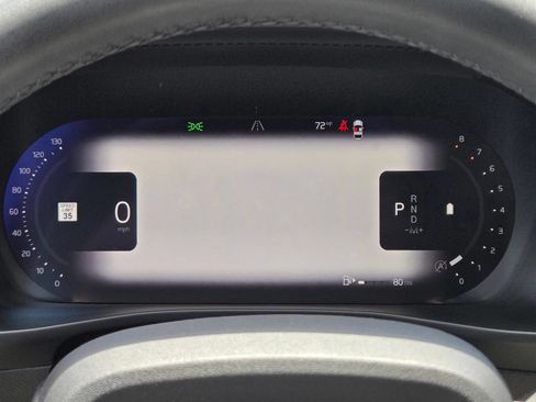 Certified 2023 Volvo XC40 B5 Plus w/ Protection Package Premier AWD/4WD image 23