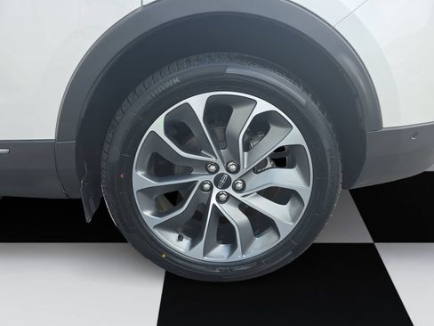 Used 2022 Lincoln Nautilus Reserve w/ Equipment Group 201A FWD image 14