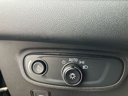 Used 2024 GMC Terrain SLE FWD image 13