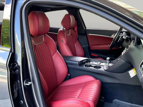 Used 2025 Genesis G70 2.5T w/ Sport Prestige Package RWD image 9