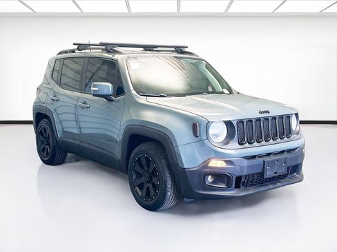 Used 2018 Jeep Renegade Altitude image 3