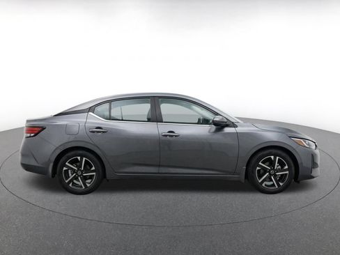 Used 2025 Nissan Sentra SV FWD image 8
