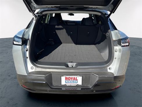 Used 2025 Nissan Murano SV image 9