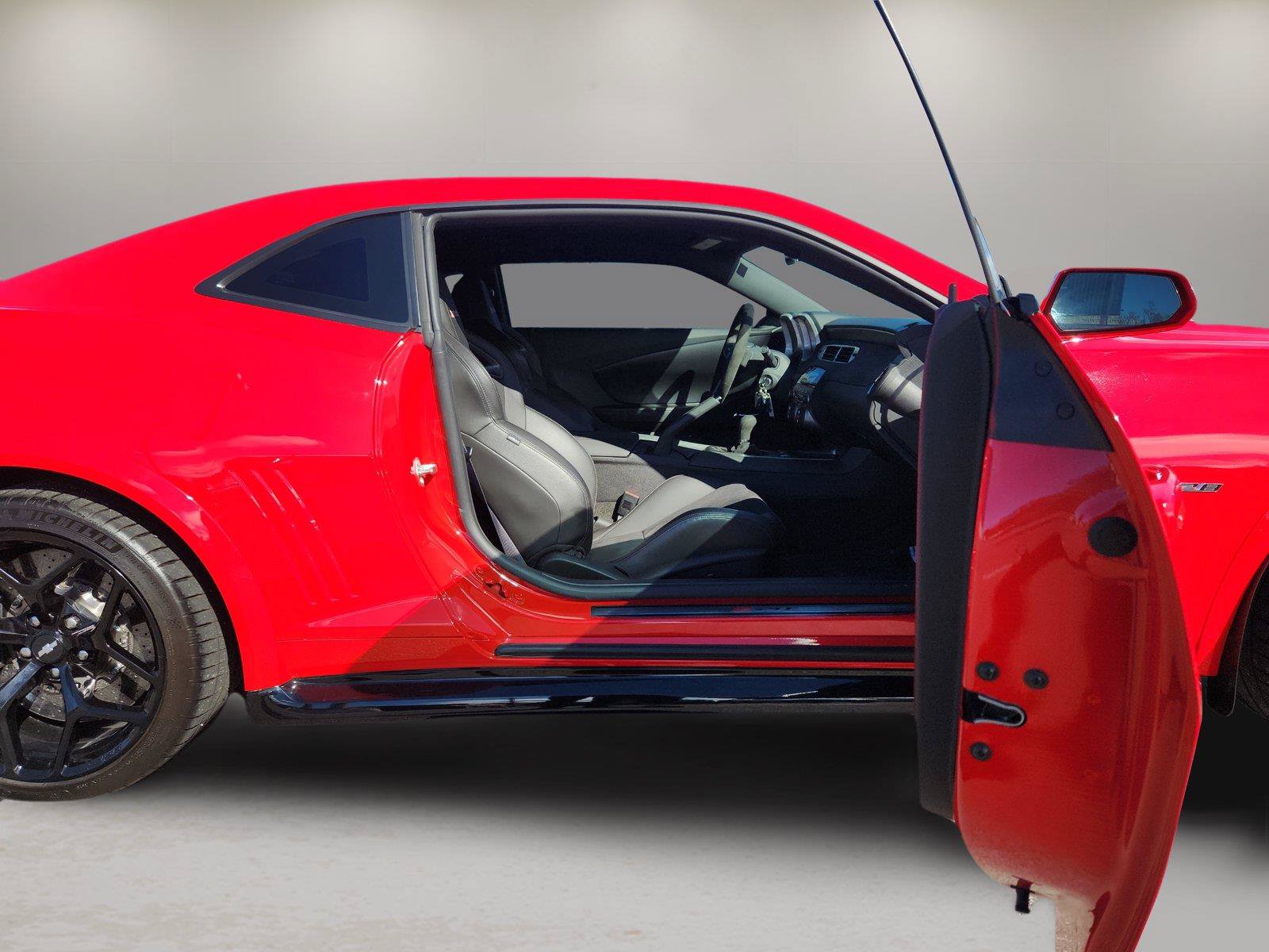 Used 2015 Chevrolet Camaro Z/28 RWD image 52