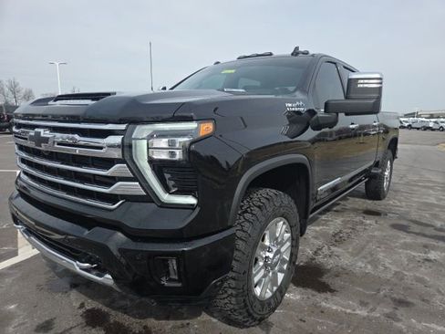 Used 2024 Chevrolet Silverado 3500 High Country w/ High Country Premium Package AWD/4WD image 2