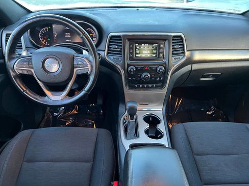 Used 2017 Jeep Grand Cherokee Laredo w/ Quick Order Package 23E image 28