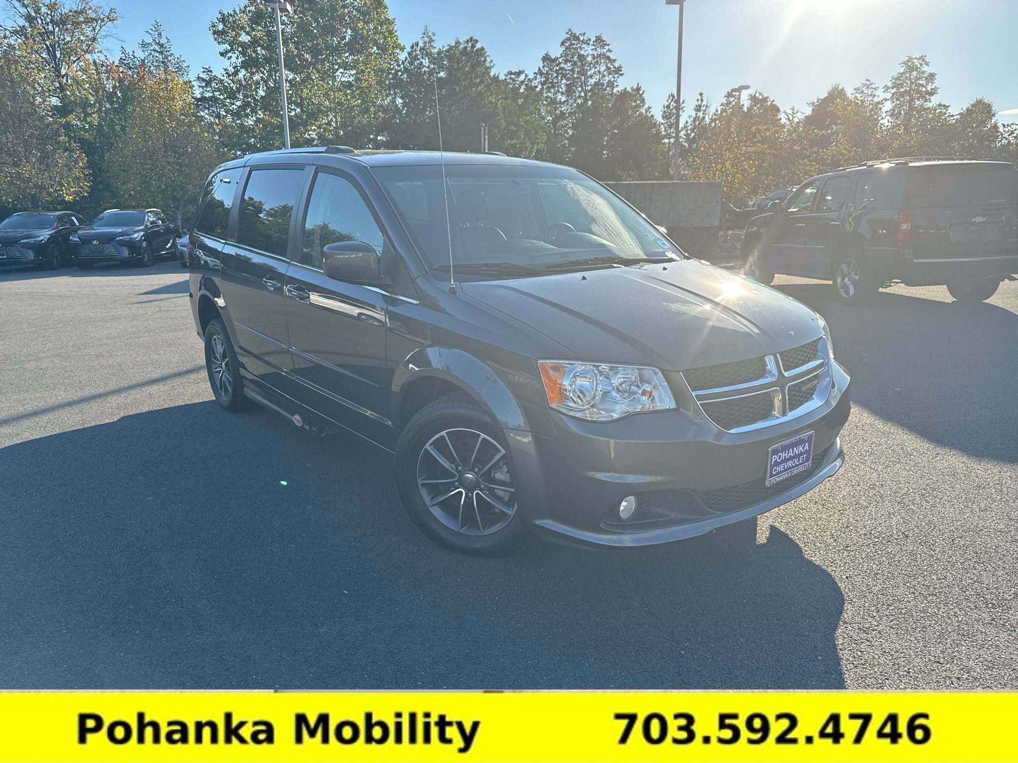 Used 2017 Dodge Grand Caravan SXT FWD image 31