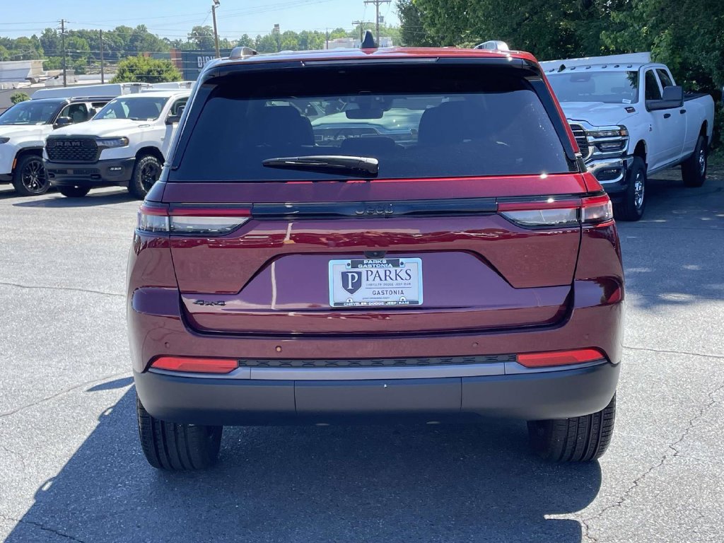 New 2026 Jeep Grand Cherokee Limited w/ Limited Altitude Package AWD/4WD image 7