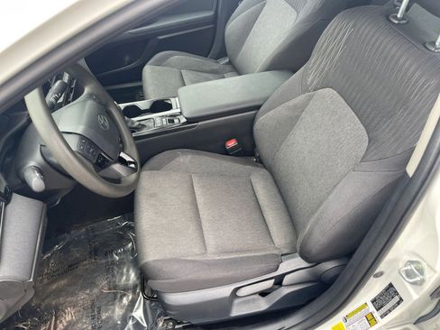 Used 2025 Toyota Camry LE image 35