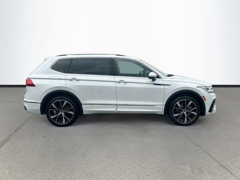 Used 2022 Volkswagen Tiguan SEL R-Line AWD/4WD image 8