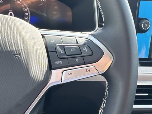 New 2026 Volkswagen Taos SE FWD image 18