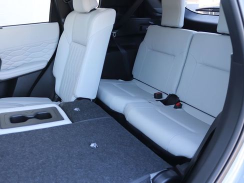 Used 2025 Mitsubishi Outlander SEL image 34