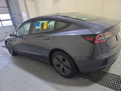 Used 2023 Tesla Model 3 Standard Range image 4