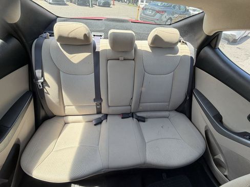 Used 2016 Hyundai Elantra SE w/ Option Group 02 FWD image 13