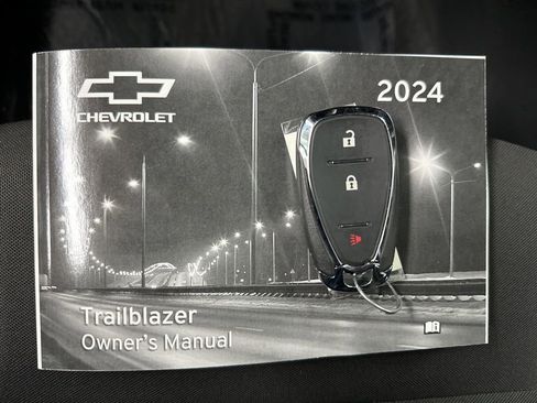 Used 2024 Chevrolet TrailBlazer LS image 39
