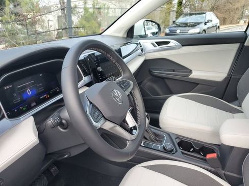 New 2026 Volkswagen Taos SE AWD/4WD image 18