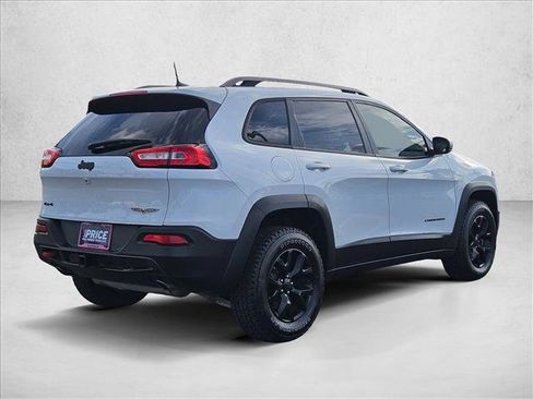 Used 2016 Jeep Cherokee Trailhawk w/ Comfort/Convenience Group image 5