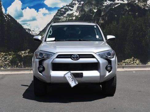 Used 2021 Toyota 4Runner SR5 AWD/4WD image 5