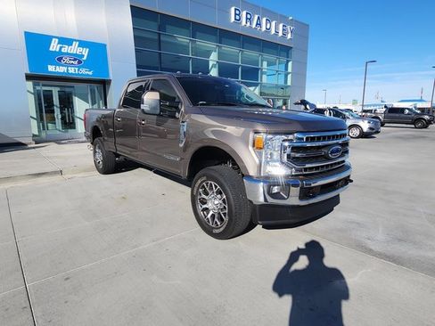 Used 2020 Ford F250 Lariat w/ Lariat Ultimate Package image 3