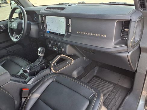 Used 2025 Ford Bronco Badlands w/ Sasquatch Package image 12