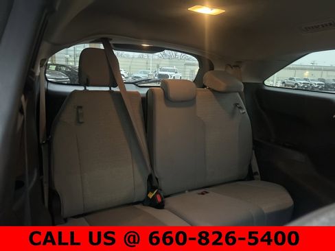 Certified 2025 Toyota Sienna LE image 10