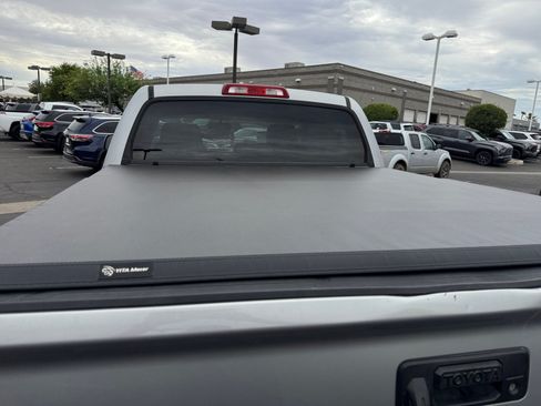 Used 2015 Toyota Tundra Limited w/ Limited Premium Package AWD/4WD image 31