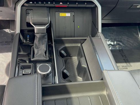 Used 2023 Toyota Tundra Platinum AWD/4WD image 18