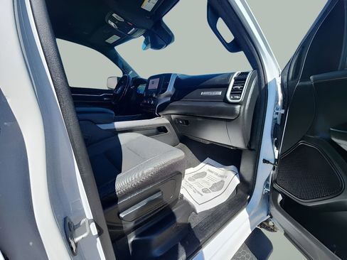 Used 2022 RAM 1500 Big Horn w/ Night Edition AWD/4WD image 13