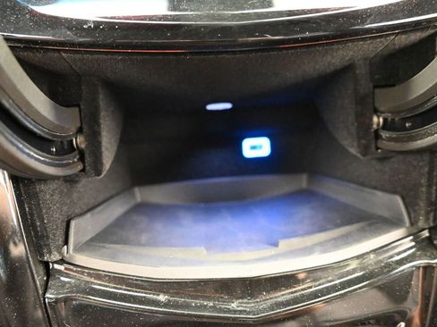 Used 2016 Cadillac Escalade Luxury image 24