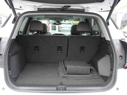 Used 2022 GMC Terrain AT4 image 12