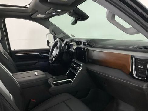 Used 2025 GMC Sierra 3500 Denali w/ Denali Reserve Package AWD/4WD image 30
