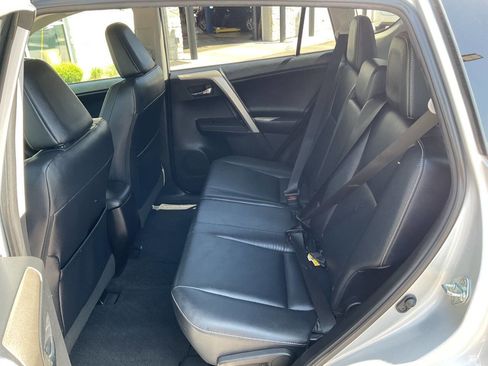 Used 2014 Toyota RAV4 Limited w/ Technology Package AWD/4WD image 32