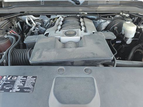 Used 2017 Cadillac Escalade ESV Platinum RWD image 17