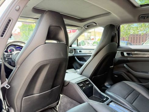 Used 2018 Porsche Panamera 4 w/ Premium Package AWD/4WD image 18